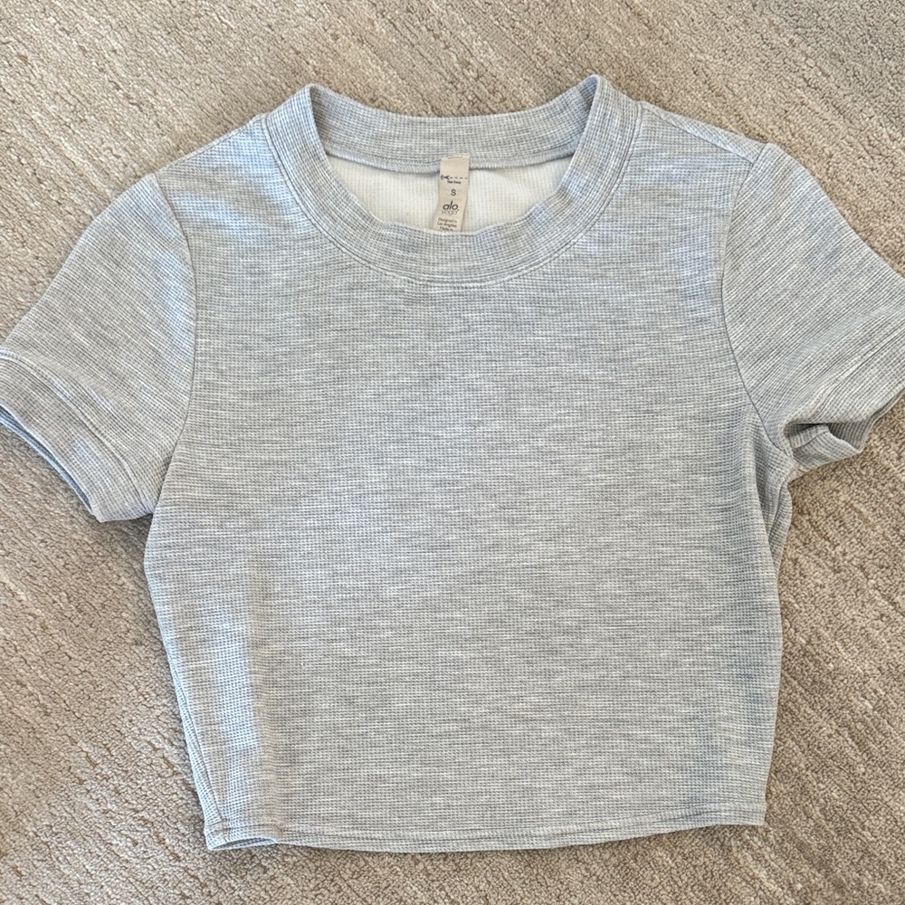 Alo t shirt